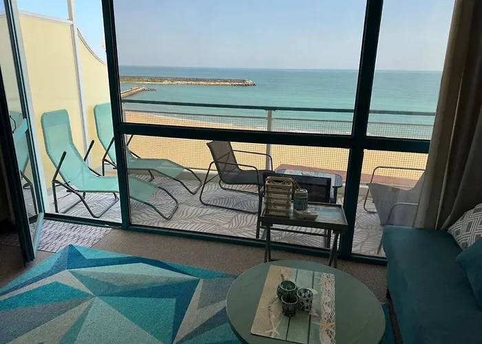 Apartment Seaview - 10 Meters To The Varna